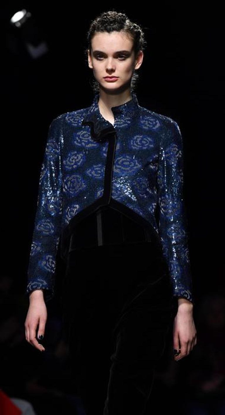 عرض أزياء جورجيو أرماني في أسبوع الموضة بميلانو