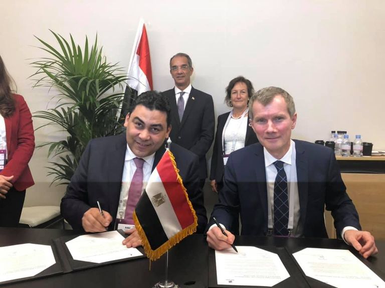 جانب من توقيع مذكرة التفاهم بين المصرية للاتصالات وإريكسون