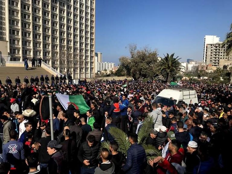 مظاهرات شعبية ضد الولاية الخامسة لبوتفليقة