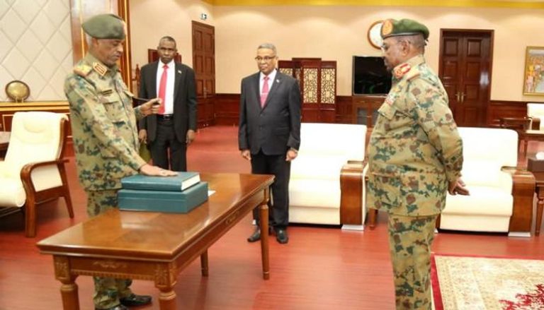 النائب الأول للرئيس السوداني يؤدي اليمين الدستورية الحكومة السودانية الجديدة والرئيس عمر البشير
