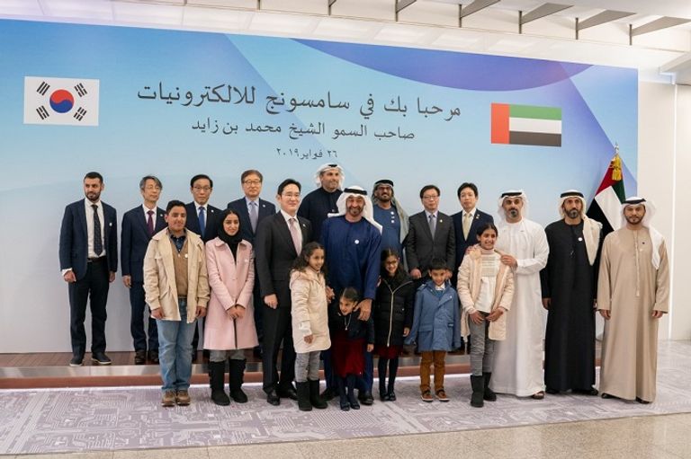  الشيخ محمد بن زايد آل نهيان، يزور مركز سامسونج 