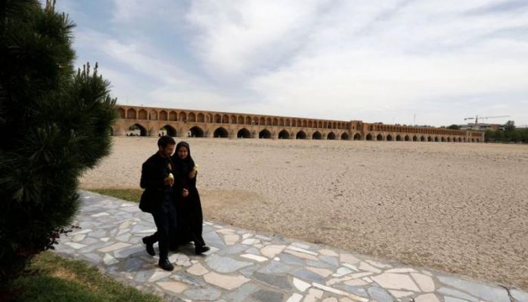 تدمير طهران لموارد البلاد المائية يظهر في نهر زاينده
