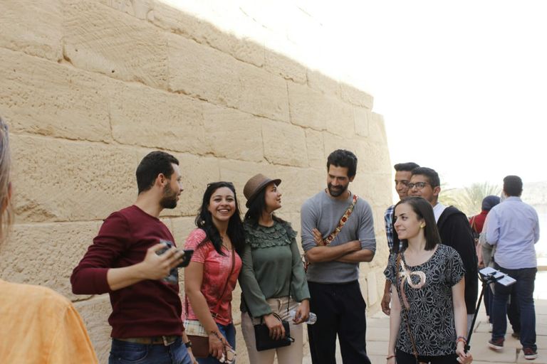 الممثلة المغربية جيهان خليل خلال الجولة السياحية