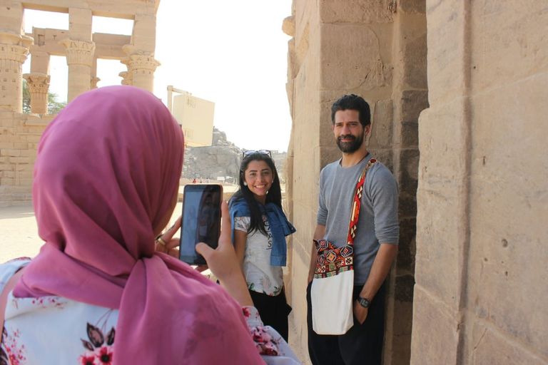 الممثلة المغربية جيهان خليل خلال الجولة السياحية