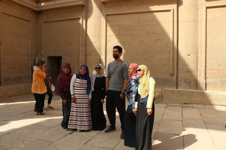 الممثلة المغربية جيهان خليل خلال الجولة السياحية