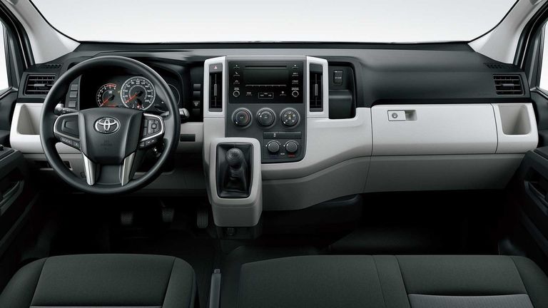 تويوتا تطرح طرازا جديدا من "Hiace" العائلية