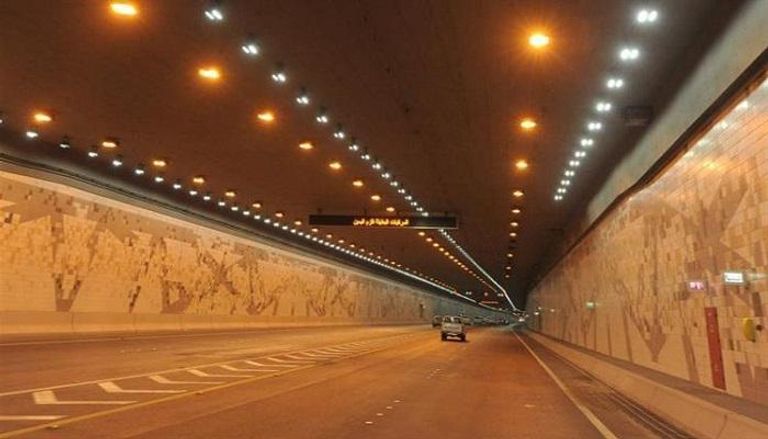 بلدية مدينة أبوظبي تطبق معايير الاستدامة لإنارة الأنفاق والجسور