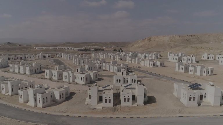 جانب من افتتاح المدينة السكنية في حضرموت