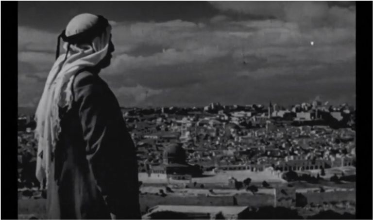 قهوة زعترة مسرحية فلسطينية تسافر بالجمهور 