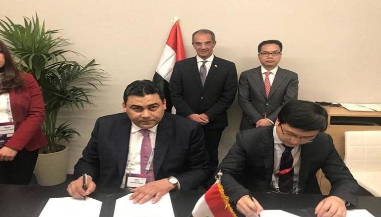 توقيع اتفاقية بين المصرية للاتصالات وهواوي