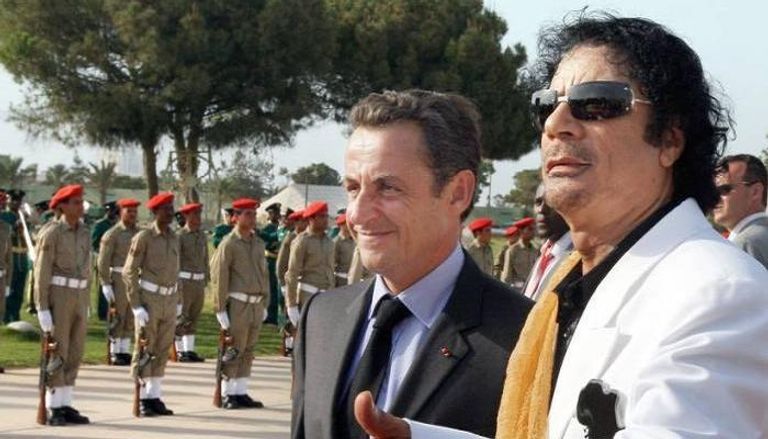 نيكولا ساركوزي ومعمر القذافي- أرشيفية