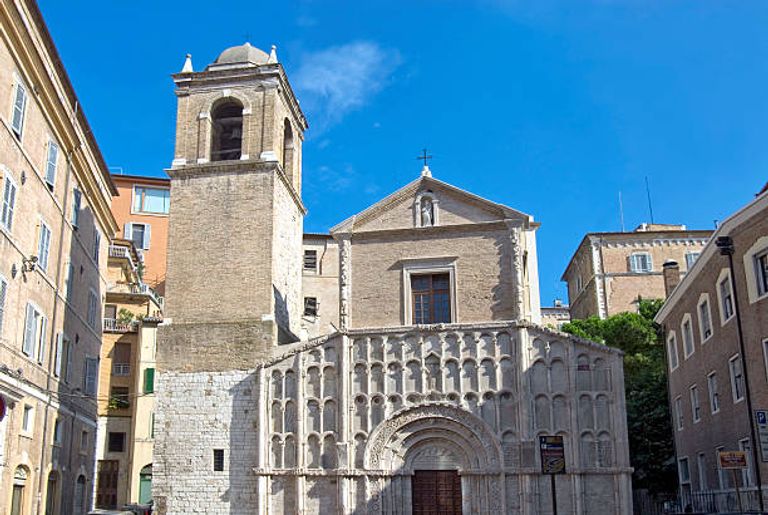 أنكونا.. مدينة كنائس العصر الروماني الإيطالية