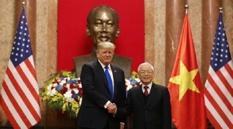 الرئيس دونالد ترامب ونظيره الفيتنامي نغوين فو ترونغ