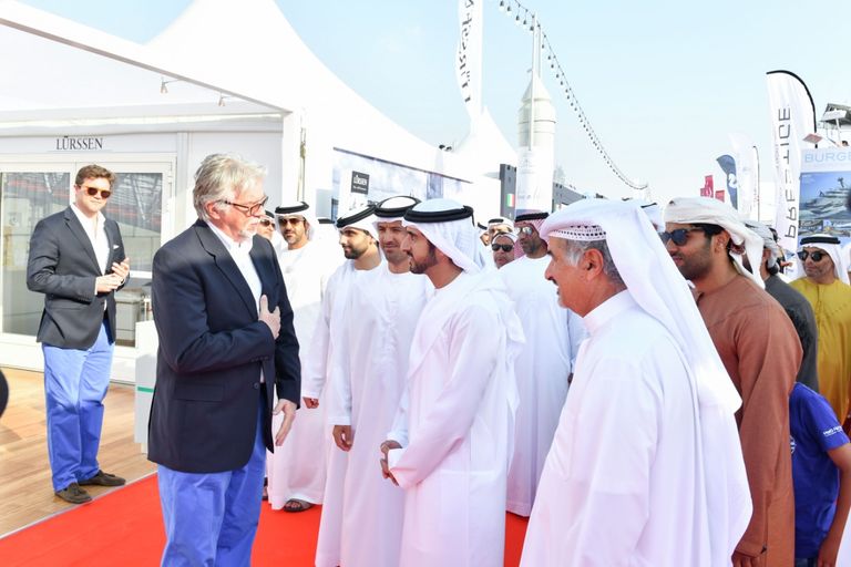 حمدان بن محمد يزور معرض دبي العالمي للقوارب