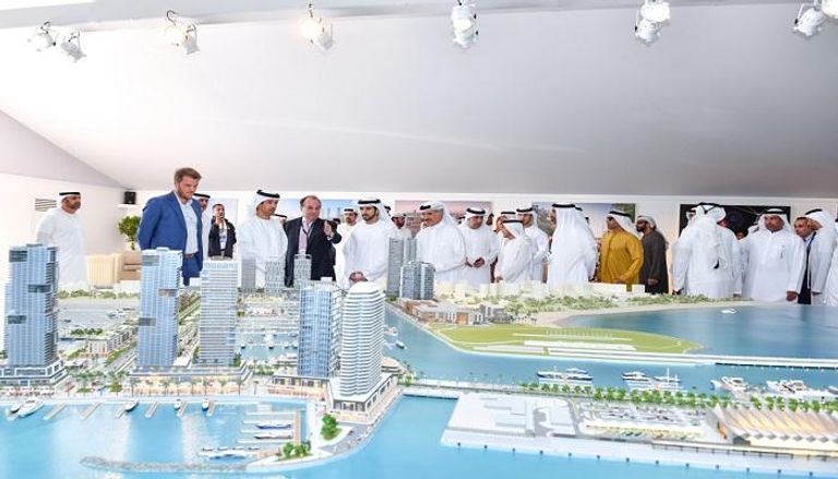 حمدان بن محمد يزور معرض دبي العالمي للقوارب