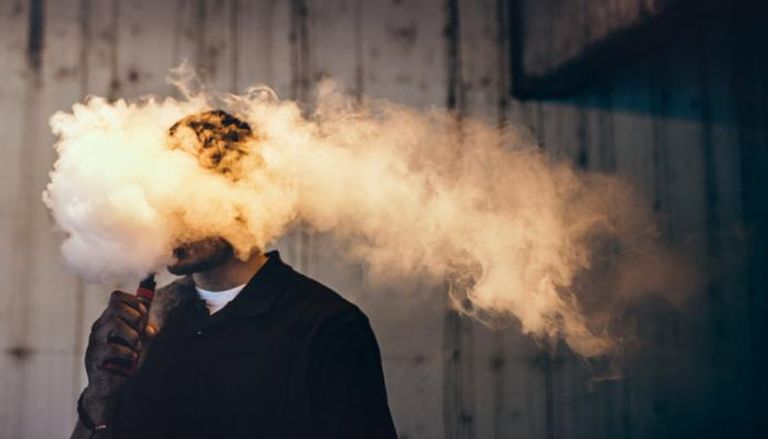 النوبة القلبية يصاحبها ألم في الصدر - أرشيفية