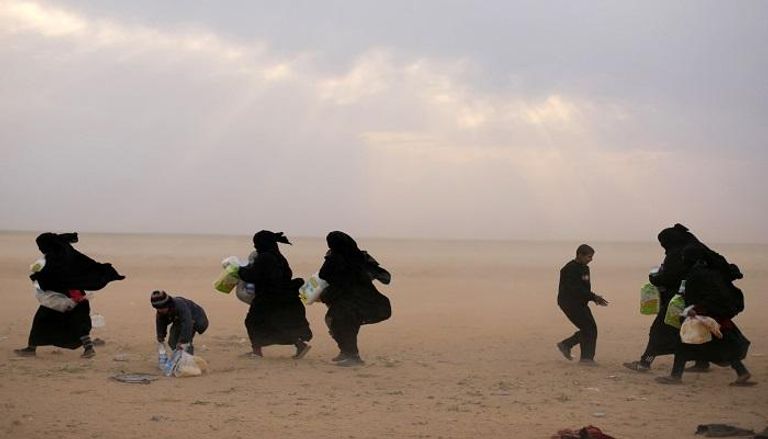 المدنيون يواصلون مغادرة آخر جيب لداعش في شرق سوريا