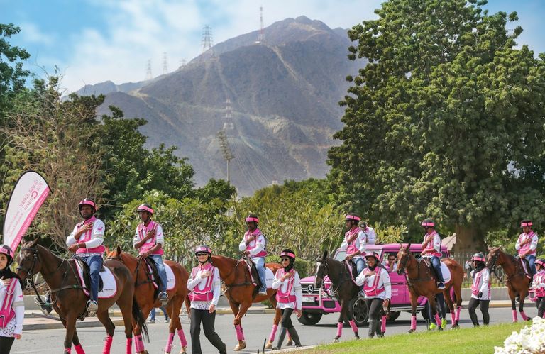 مسيرة القافلة الوردية