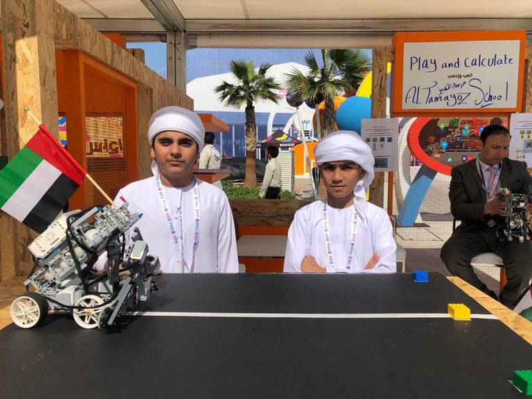 المبتكران أحمد عبدالعزيز البلوشي وأحمد بشير فرج