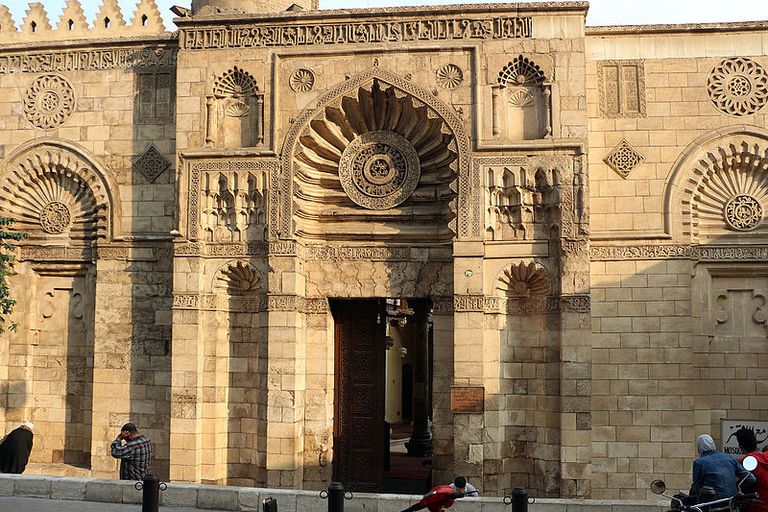 جامع الأقمر بشارع المعز لدين الله الفاطمي