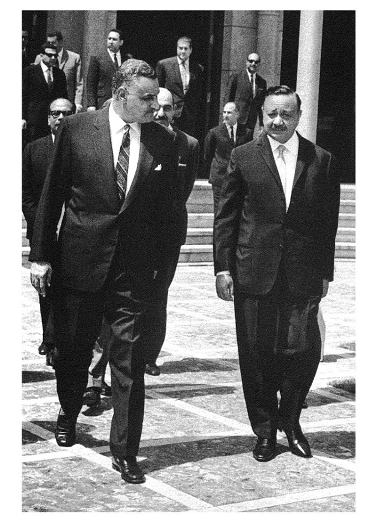 دكتور ثروت عكاشة وزير الثقافة في مصر سابقا - صورة أرشيفية