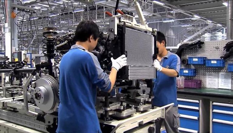 مصنع تجميع سيارات بي إم دبليو في الصين