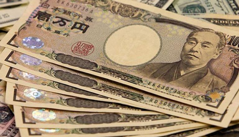 صعود الين الياباني أمام الدولار