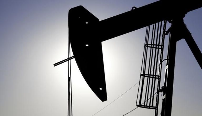 هبوط أسعار النفط بعد وصول إنتاج الخام الأمريكي لمستوى قياسي