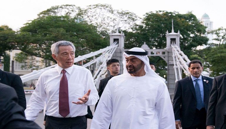 الشيخ محمد بن زايد آل نهيان خلال جولته في منتزه حدائق الخليج بسنغافورة الشيخ محمد بن زايد آل نهيان خلال جولته في منتزه حدائق الخليج بسنغافورة