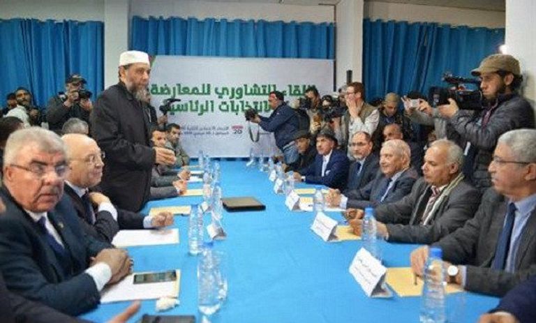 اجتماع المعارضة الجزائرية  مظاهرات في الجزائر ضد الولاية الخامسة