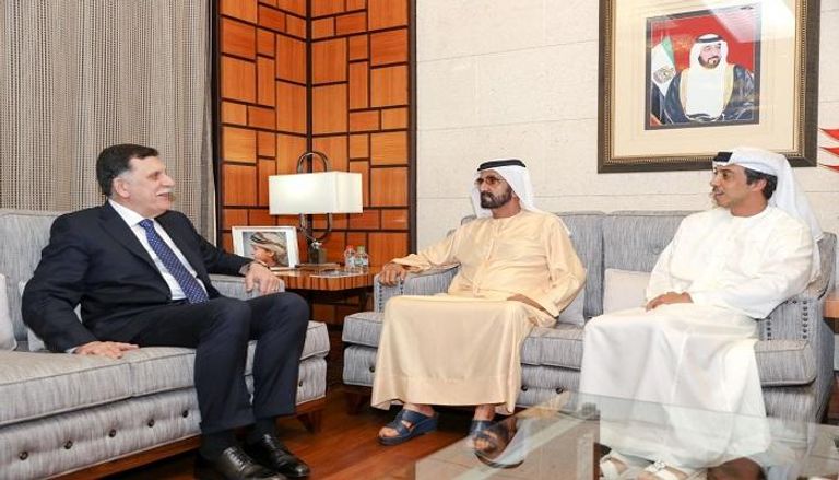 الشيخ محمد بن راشد آل مكتوم خلال استقباله فايز السراج