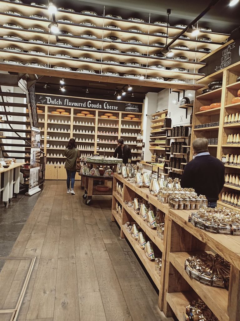 محل أولد أمستردام لبيع الجبن في هولندا