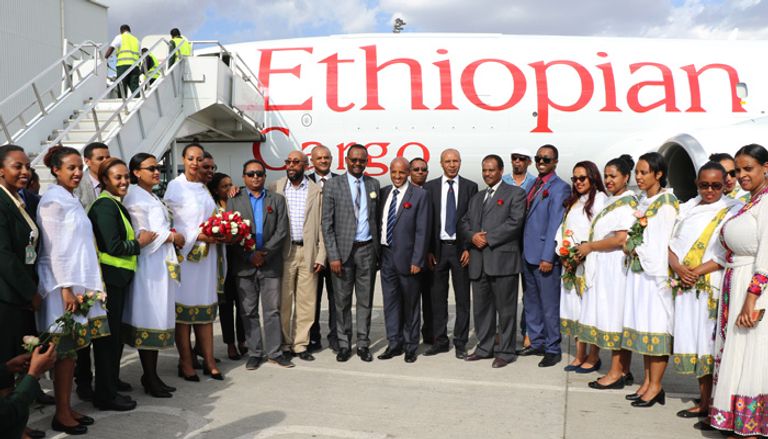 جانب من احتفالية استلام طائرة الشحن العملاقة