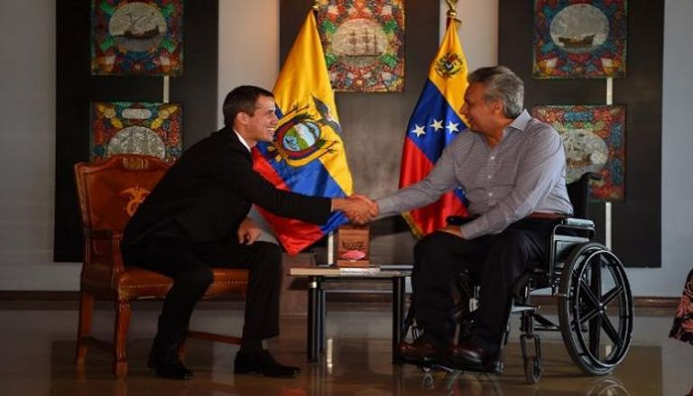 خوان جوايدو خلال لقائه مع رئيس الإكوادور لينين مورينو