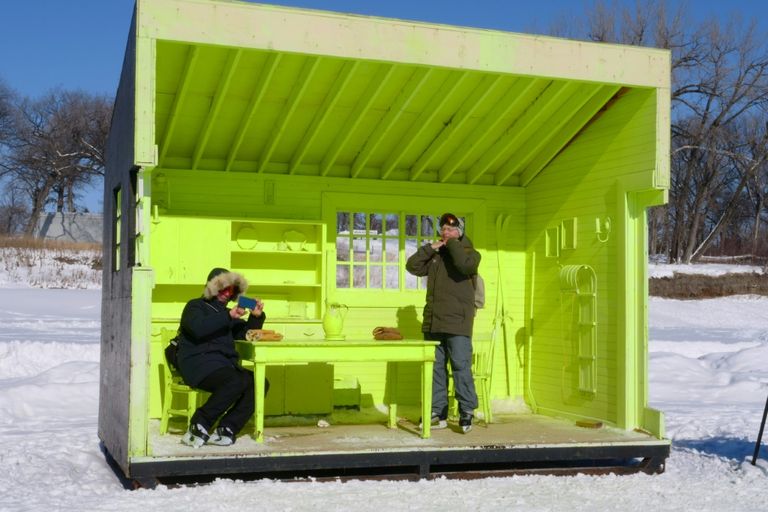 حلبة تزلج طبيعية على الجليد