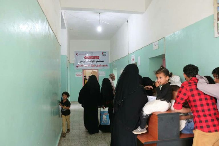 الهلال الأحمر الإماراتي يدشن مشروع تأهيل المستشفى الريفي بتعز اليمنية