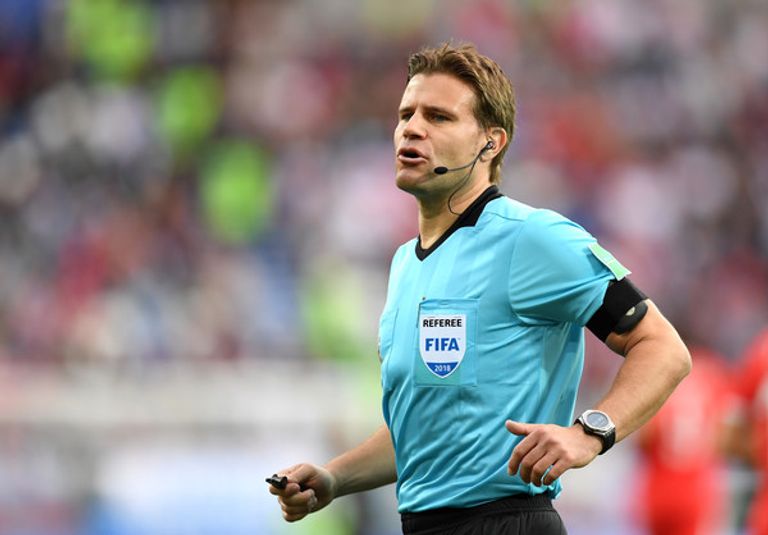 الحكم الألماني فيليكس بريش ريال مدريد وأياكس أمستردام