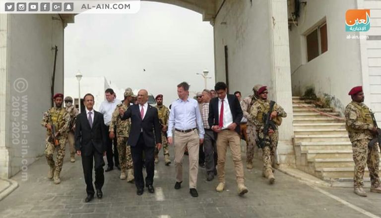 وزير الخارجية البريطاني بصحبة نظيرة اليمني خلال زيارة قصيرة إلى عـدن وزير الخارجية البريطاني خلال زيارة قصيرة إلى عدن