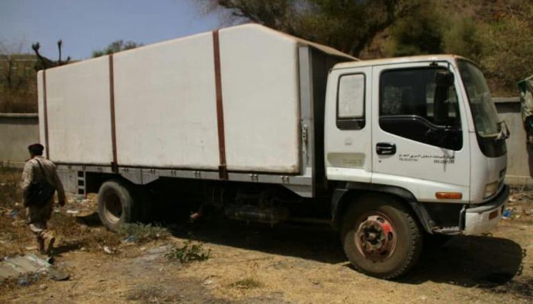 الشاحنة التي تم ضبطها في تعز وهي تحمل متفجرات حوثية