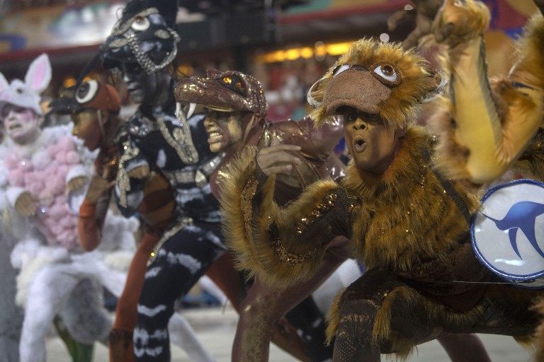 مدارس السامبا تبدأ عروضها الساحرة في كرنفال ريو