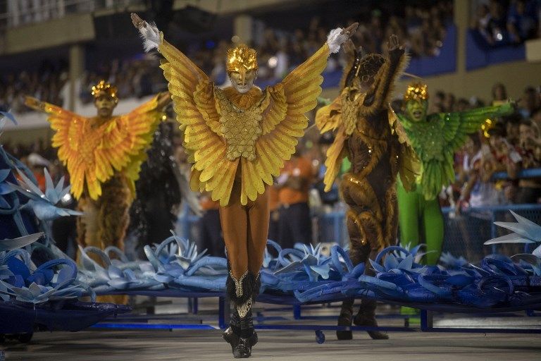 مدارس السامبا تبدأ عروضها الساحرة في كرنفال ريو