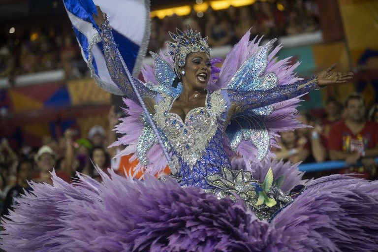 مدارس السامبا تبدأ عروضها الساحرة في كرنفال ريو
