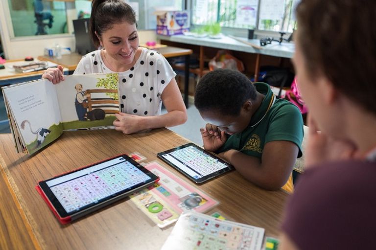 مبرمجو الإمارات يعملون على دمج التعلم والترفيه مع عبر التطبيقات