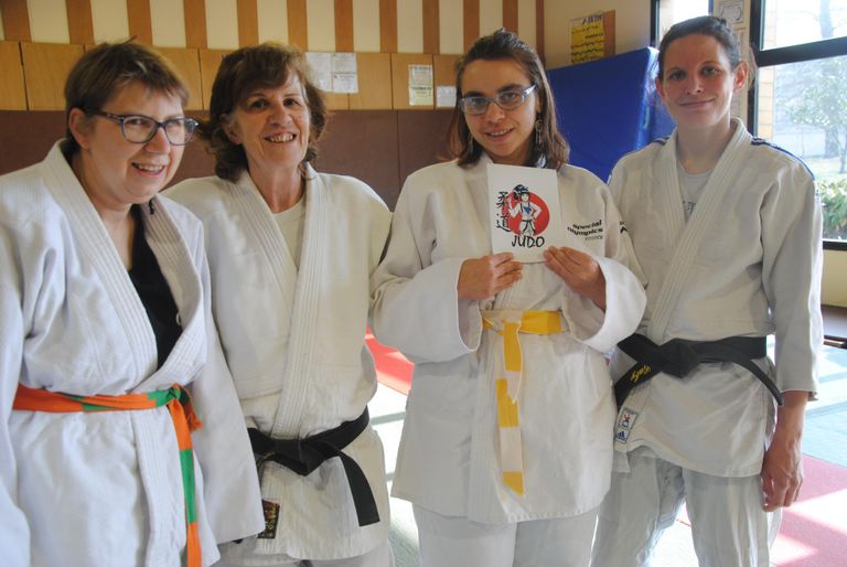 الفرنسيات الثلاثة من أصحاب الهمم في لعبة الجودو