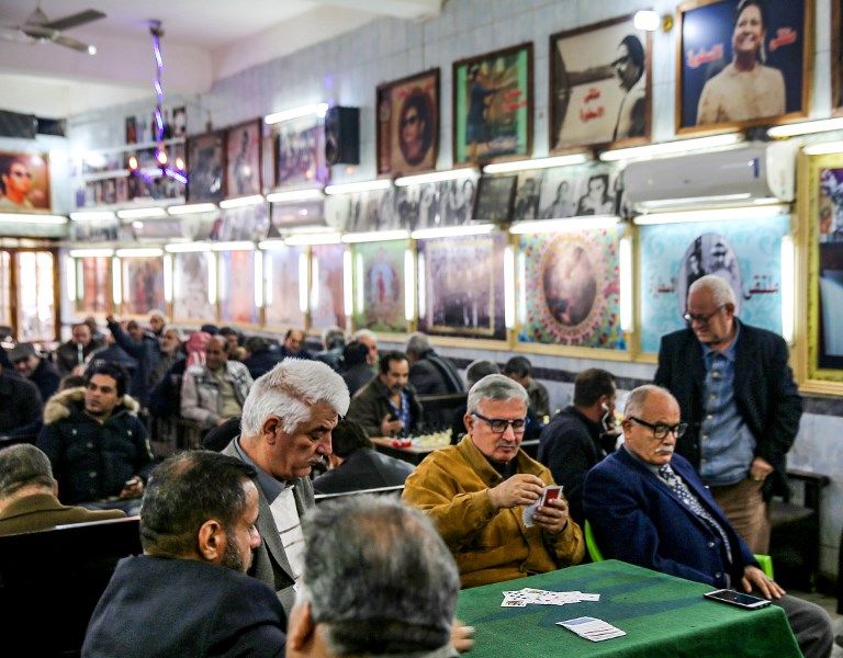 مقهى كوكب الشرق يقاوم الاندثار في بغداد