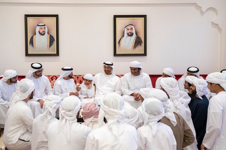 محمد بن زايد يعزي في وفاة سالم حميد بن دلموج الظاهري