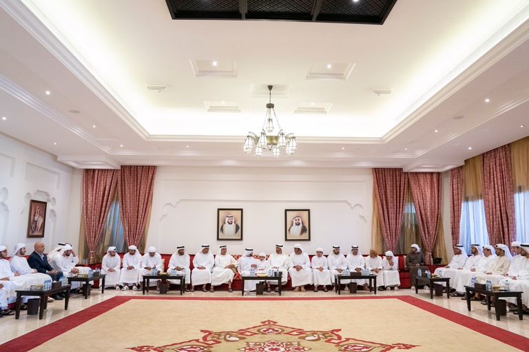 محمد بن زايد يعزي في وفاة سالم حميد بن دلموج الظاهري