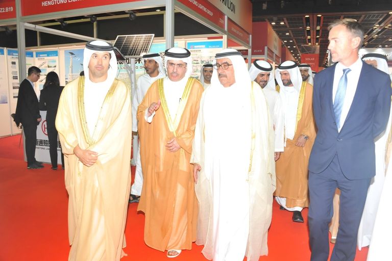 حمدان بن راشد يفتتح فعاليات معرض الشرق الأوسط للكهرباء 2019