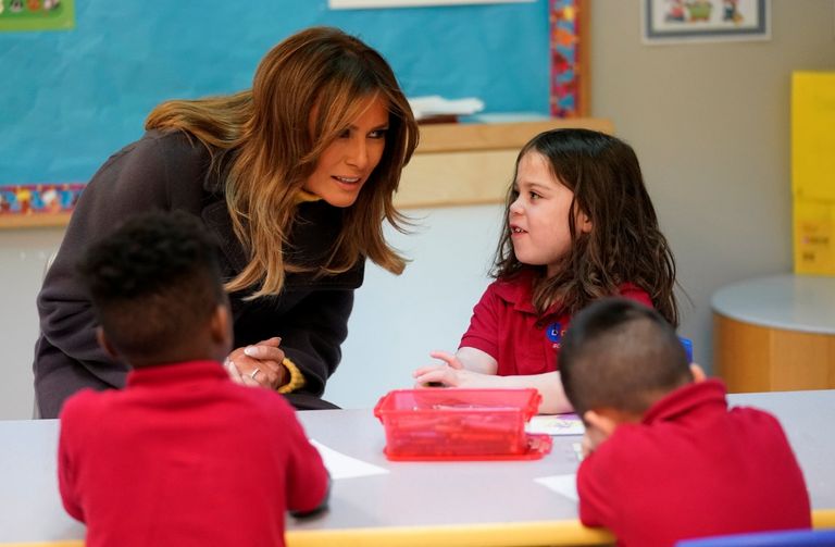 ميلانيا ترامب تقوم بجولة ترويجية لحملة (كن أفضل)