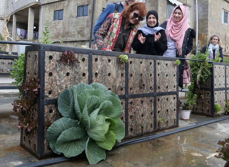 مريم الشعار وسوزان ساراندون 